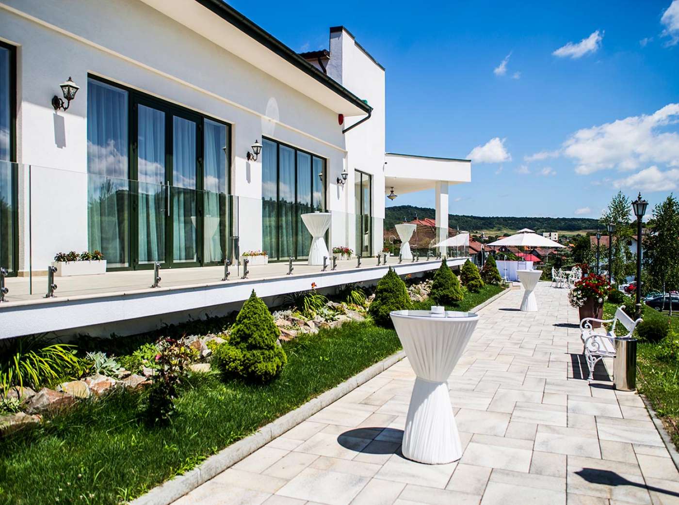 Boema Ballroom, exteriorul locației — locație de evenimente în Corunca