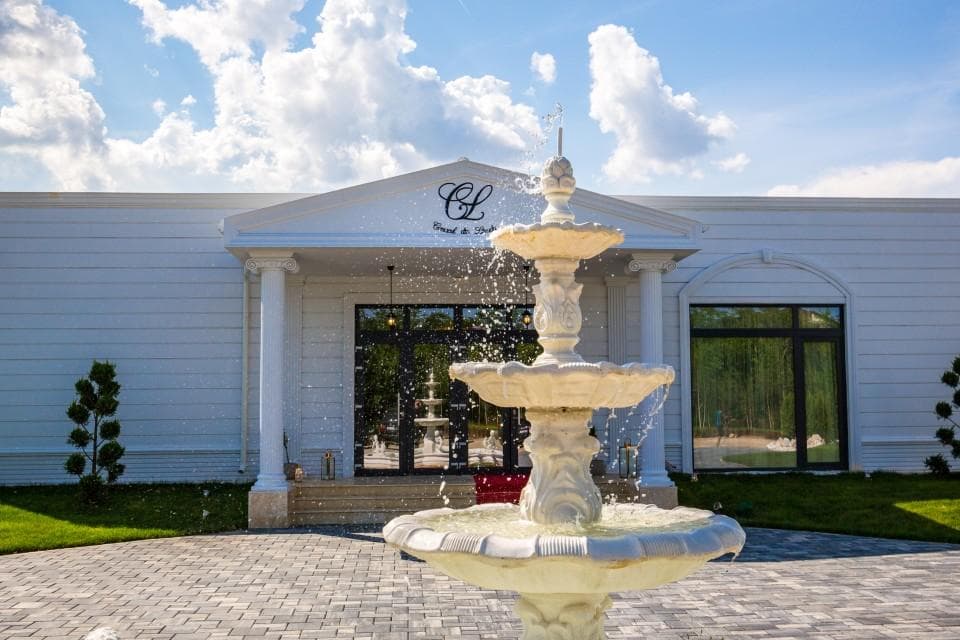 Conacul din Livada, exteriorul locației — locație de evenimente în Popești-Leordeni