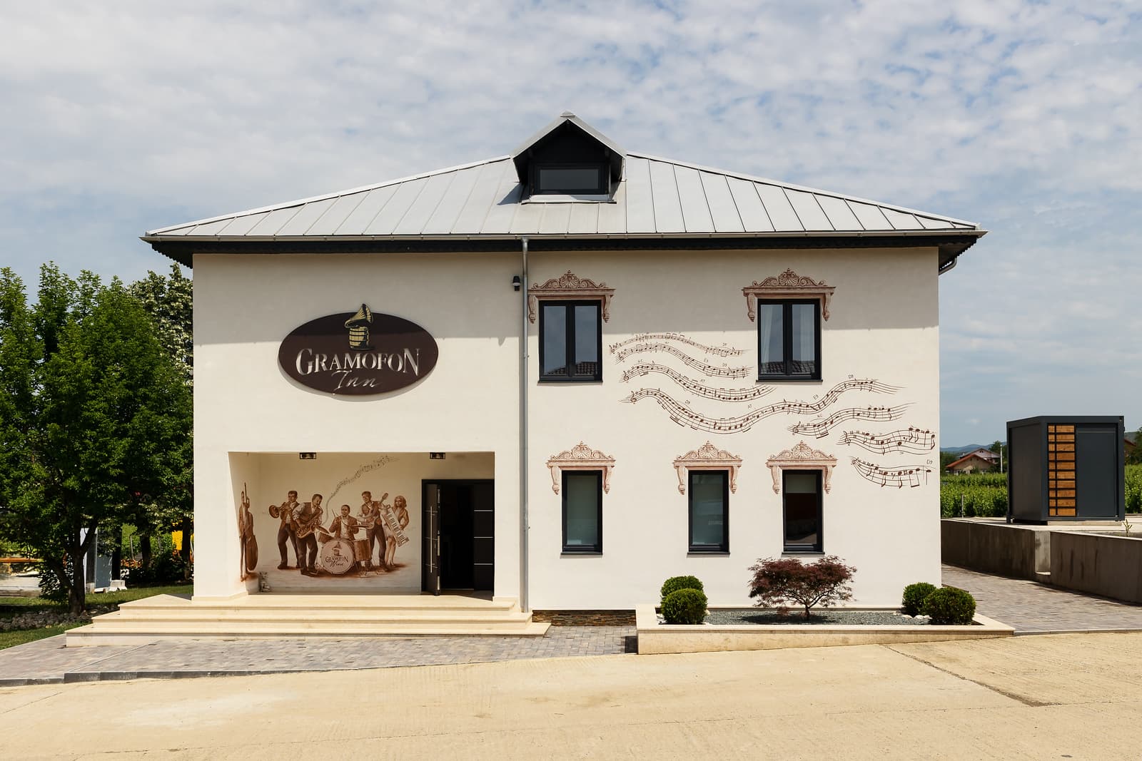Gramofon Wine, exteriorul locației — locație de evenimente în Mocești