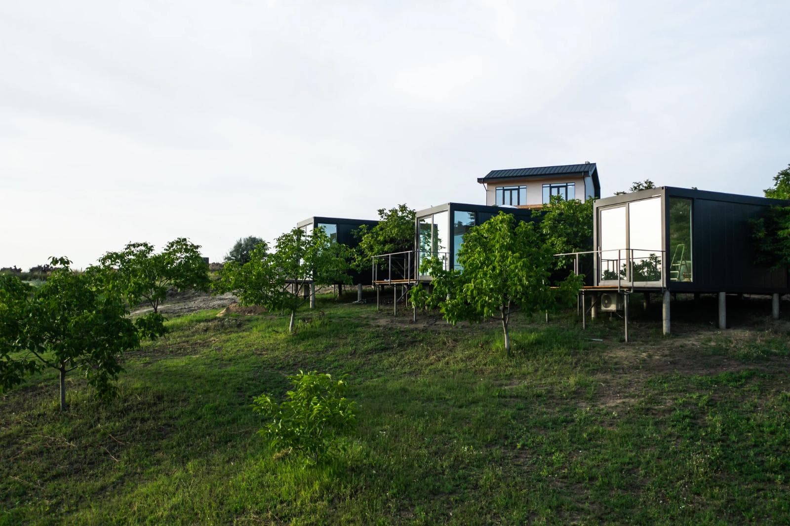 Hill & Valley, exteriorul locației — locație de evenimente în Teleșeu