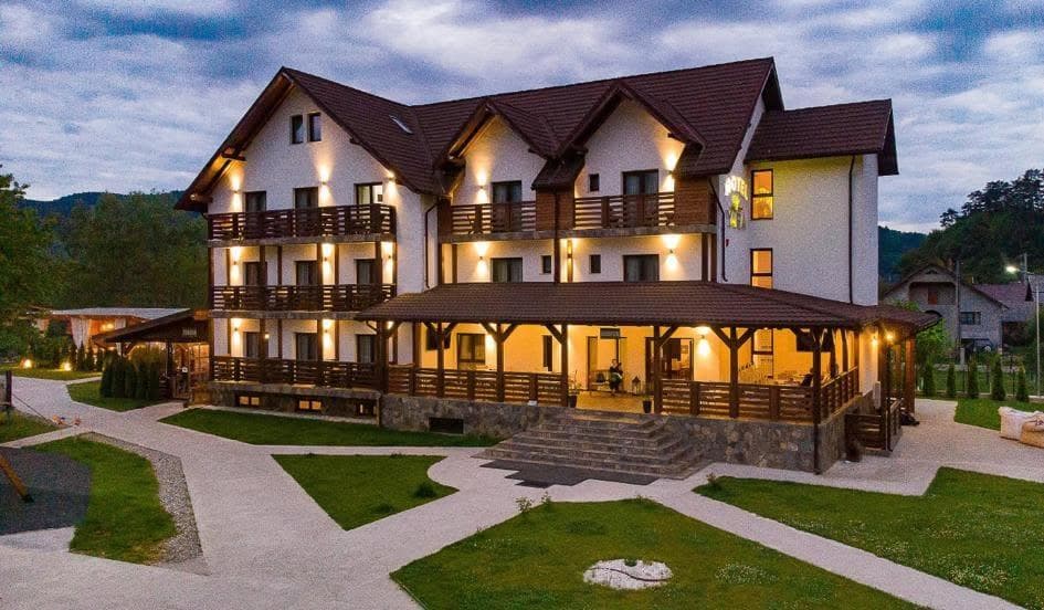Hotel Yara, exteriorul locației — locație de evenimente în Vișeu de Sus