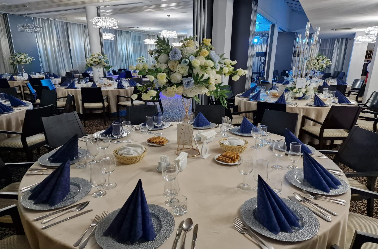 Leon Hotel & Spa, sala pregătită pentru nuntă — locație de evenimente în Arad
