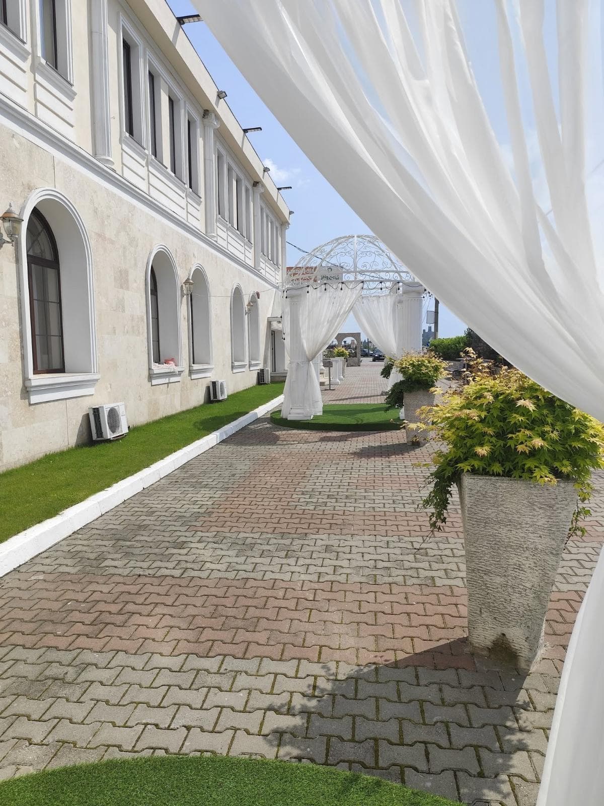 Salon Vienez - Majestic – locație evenimente în Albota