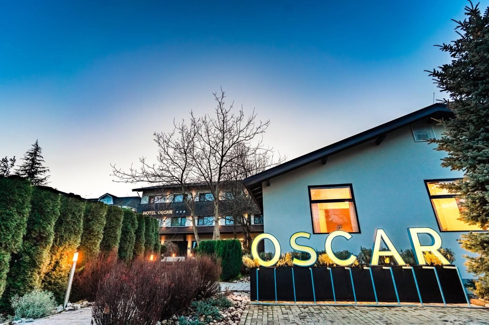 Salonul Oscar - Restaurant Oscar Câmpina, exteriorul locației — locație de evenimente în Câmpina