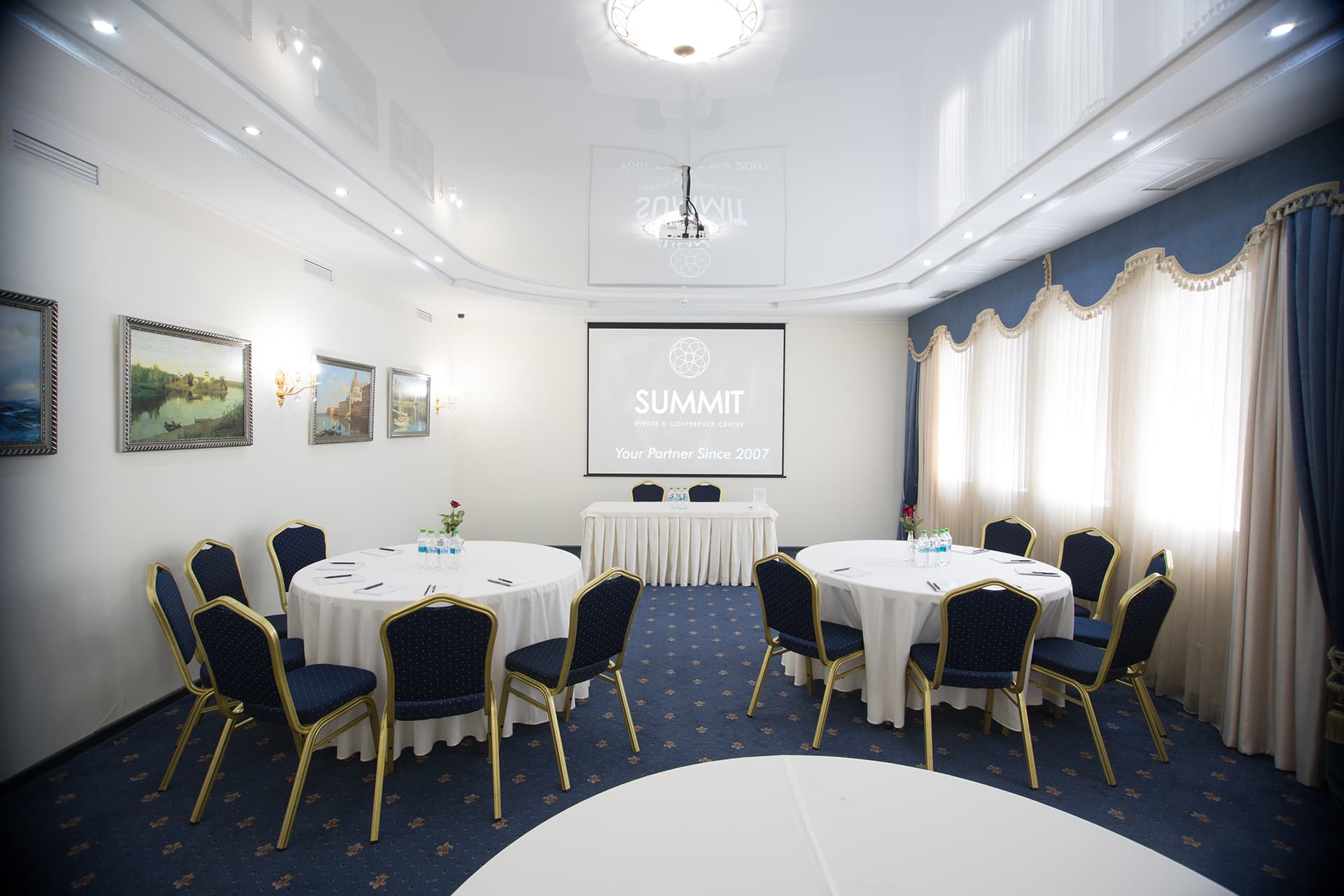 Summit Events - Sala Albastră – locație evenimente în Chișinău