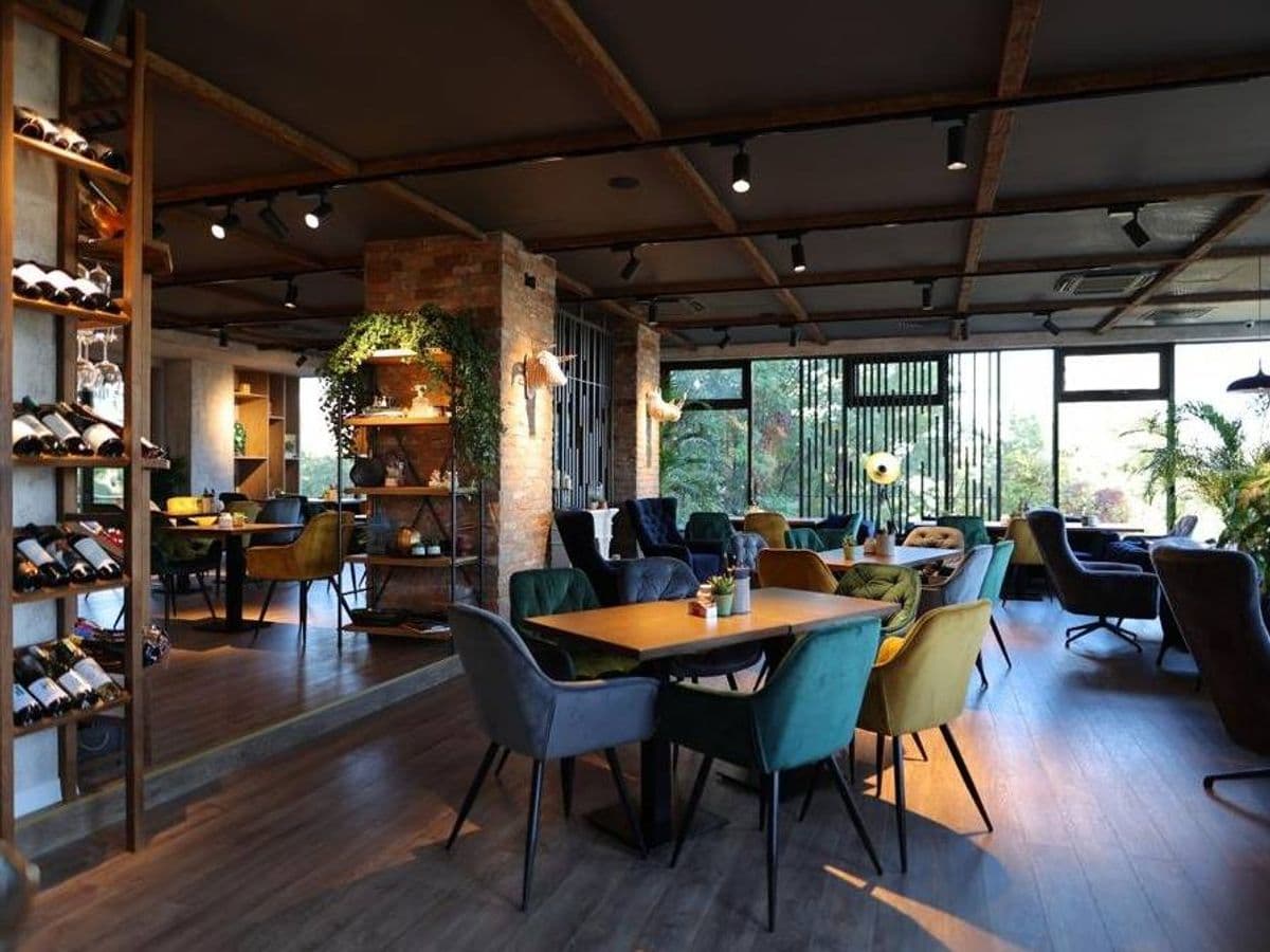 Upper Steak & Wine Bar, sala de recepție — locație de evenimente în Galați