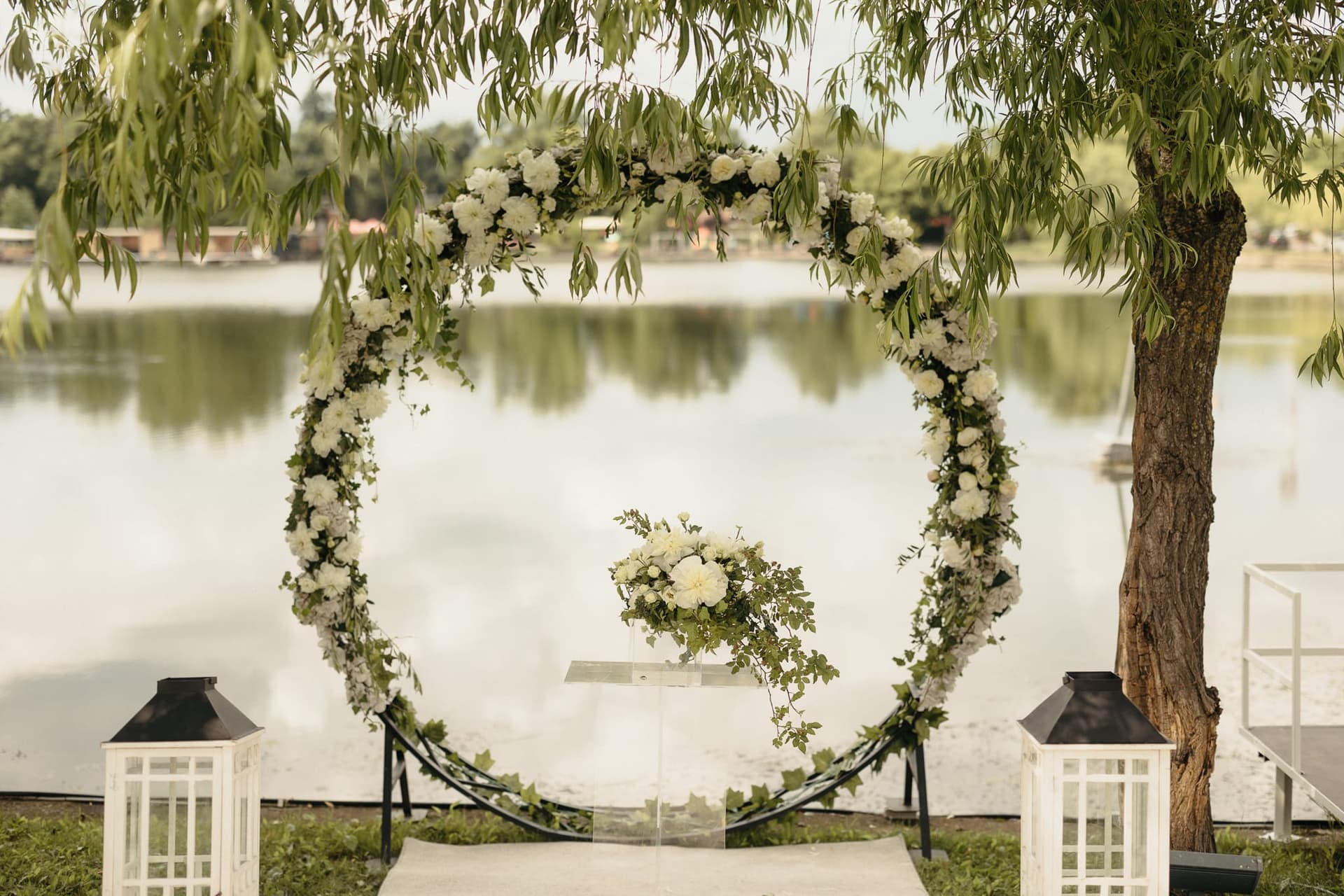 Velveto Embassy Lake View - LakeView Terrace, zona de ceremonie în aer liber — locație de evenimente în Mogoșoaia