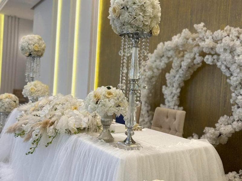 Ariata Events - Salon Ariata, aranjamentul de masă — locație de evenimente în Șcheia