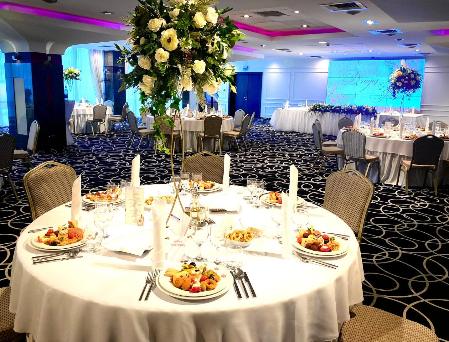 Grand Banqueting Hall, aranjamentul de masă — locație de evenimente în Târgu Mureș