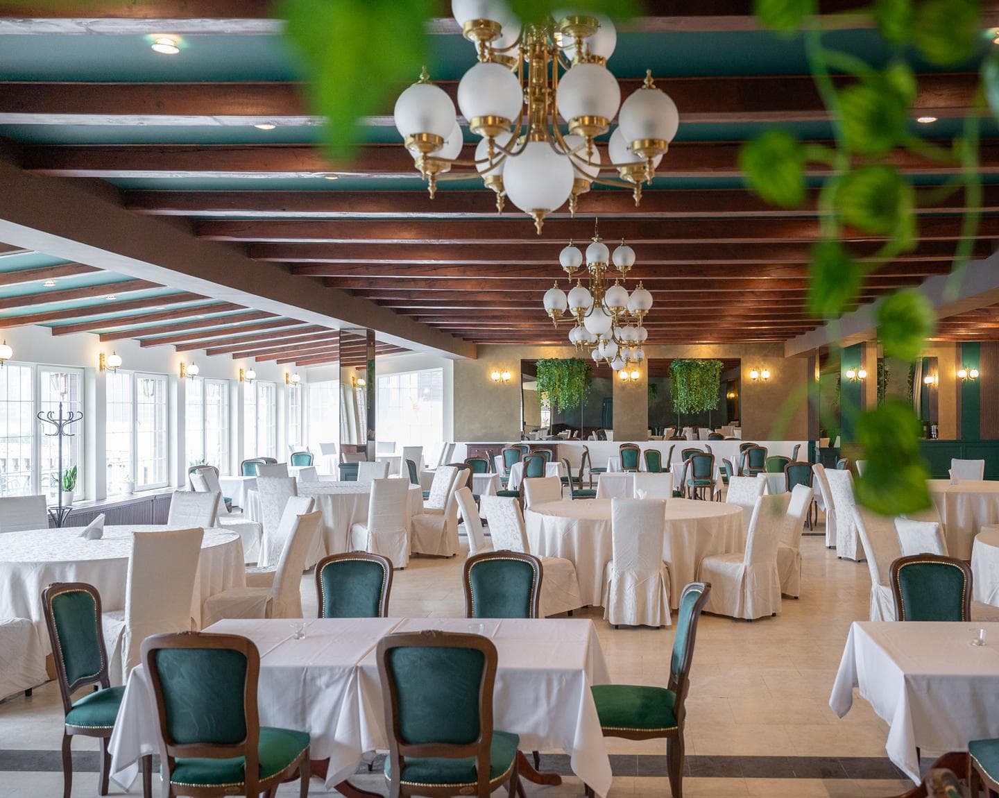 Monterai Events, sala de evenimente — locație de evenimente în Poiana Brașov