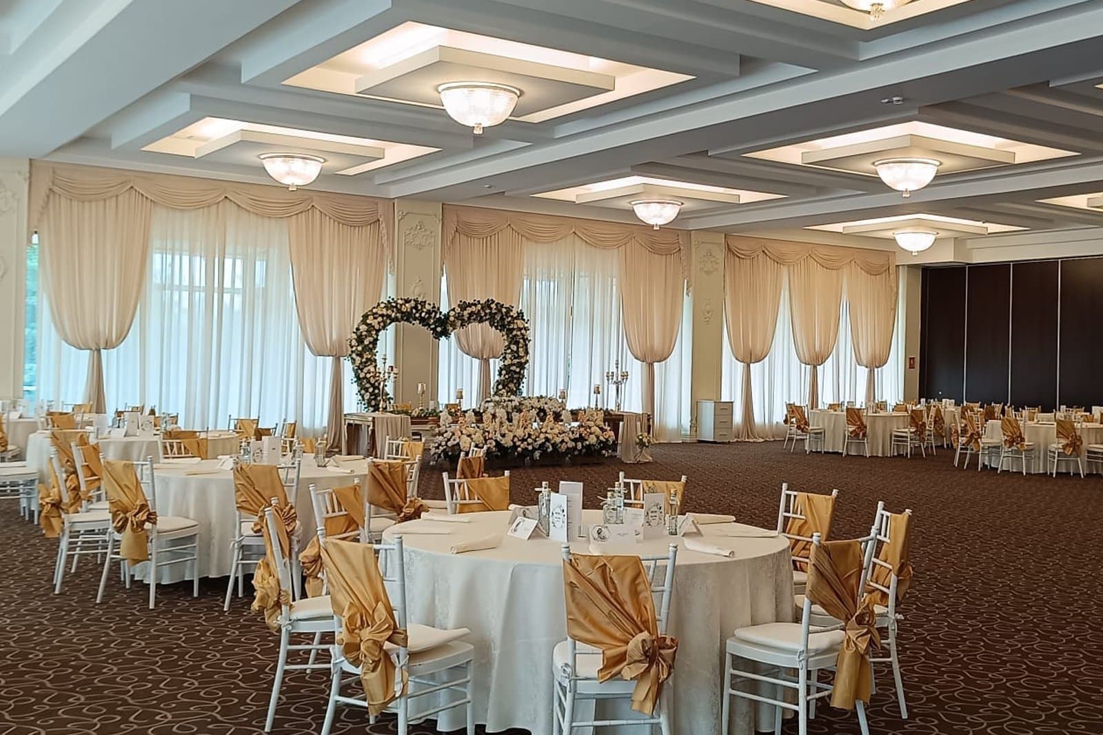 The President - Salon Florenta, sala pregătită pentru nuntă — locație de evenimente în București