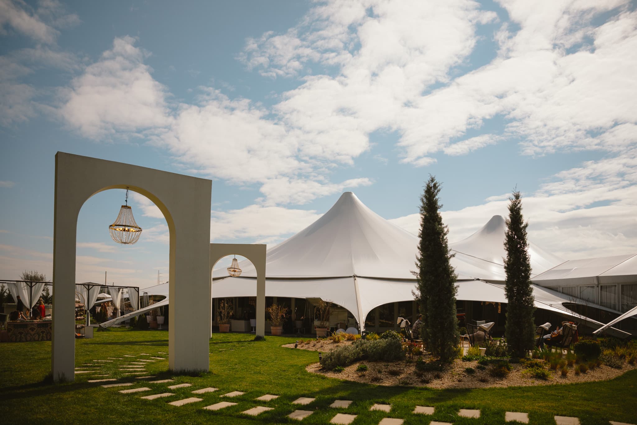 PORTICO VENUE, grădina — locație de evenimente în Lupăria