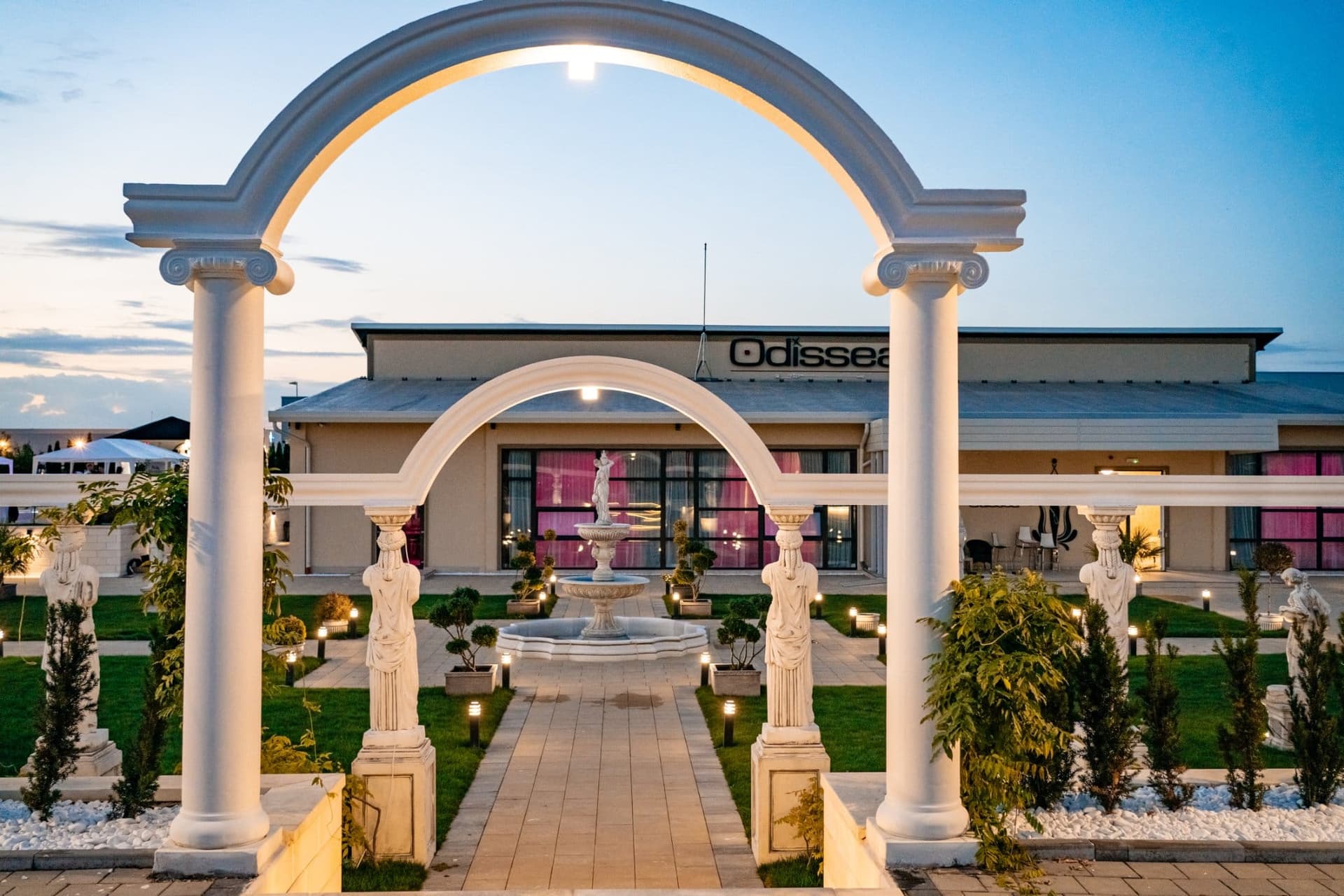 Odissea Events Hall, exteriorul locației — locație de evenimente în Cristian