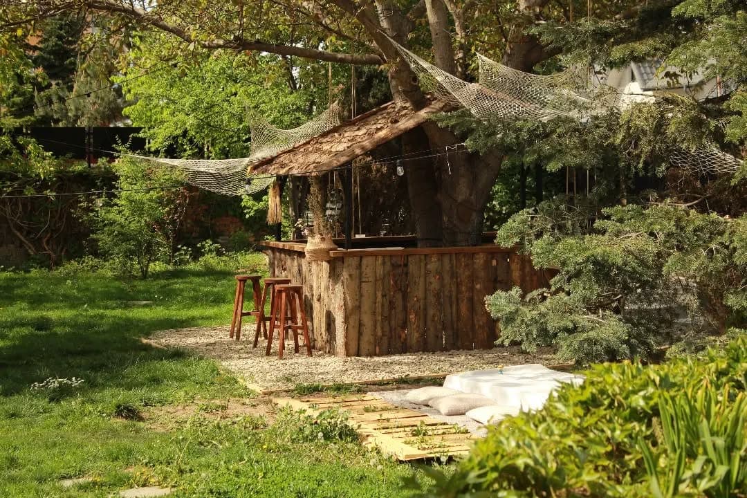 The Yellow House, grădina — locație de evenimente în Voluntari
